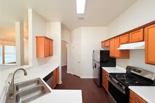 124 Estate Cove, Hutto, TX 78634 - Photo 7