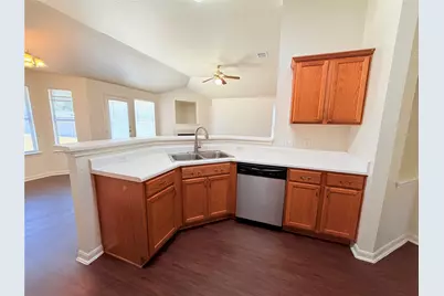 124 Estate Cove, Hutto, TX 78634 - Photo 9