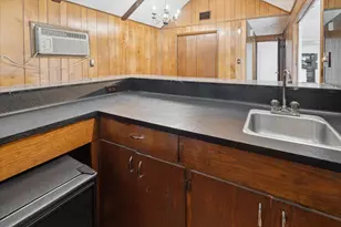 2404 E 14th St, Austin, TX 78702 - Photo 11