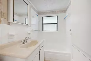 2404 E 14th St, Austin, TX 78702 - Photo 7