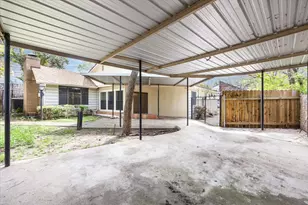 2404 E 14th St, Austin, TX 78702 - Photo 3
