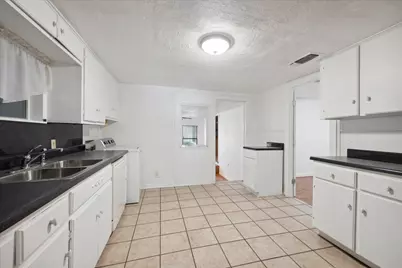 2404 E 14th Street, Austin, TX 78702 - Photo 17
