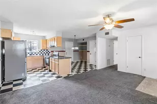 405 Lynch St, Smithville, TX 78957 - Photo 7