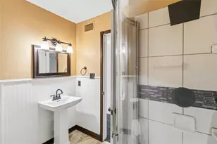 405 Lynch St, Smithville, TX 78957 - Photo 15