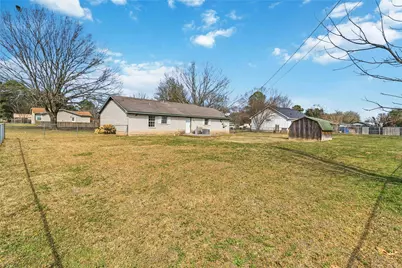 405 Lynch Street, Smithville, TX 78957 - Photo 23