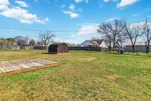 405 Lynch St, Smithville, TX 78957 - Photo 21