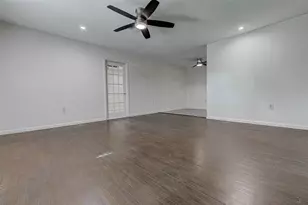 110 W St Johns Ave, Austin, TX 78752 - Photo 9