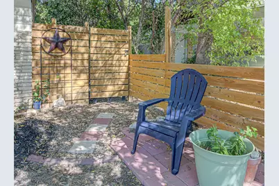 110 W Saint Johns Avenue, Austin, TX 78752 - Photo 5