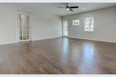 110 W Saint Johns Avenue, Austin, TX 78752 - Photo 7