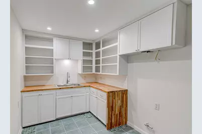 110 W Saint Johns Avenue, Austin, TX 78752 - Photo 15