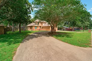 711 Brazos Ave, Rockdale, TX 76567 - Photo 39
