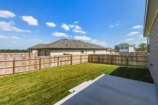 408 Paradise Cyn Dr, Jarrell, TX 76537 - Photo 21