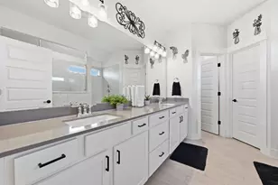 425 Purple Heart Dr, Buda, TX 78610 - Photo 21