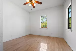 1011 Porter St, Taylor, TX 76574 - Photo 23