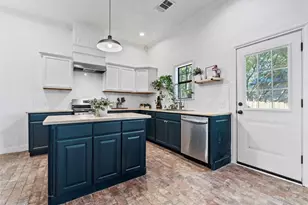 1011 Porter St, Taylor, TX 76574 - Photo 15