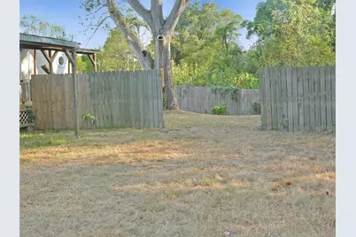 1227 Highway 71 W, Smithville, TX 78957 - Photo 23
