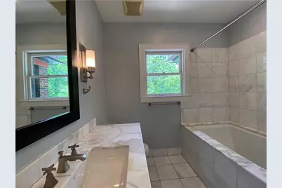 609 Texas Avenue, Austin, TX 78705 - Photo 9