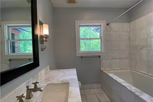 609 Texas Ave, Austin, TX 78705 - Photo 9