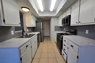 8810 Springmail Circle Circle, Austin, TX 78729 - Photo 5