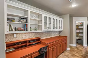 401 Twin Springs Rd, Georgetown, TX 78633 - Photo 11