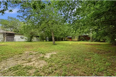 827 Clearfork Street, Lockhart, TX 78644 - Photo 25