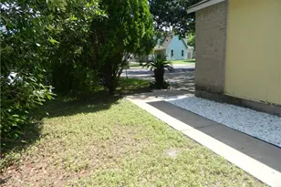 8804 Springmail Cir, Austin, TX 78729 - Photo 5