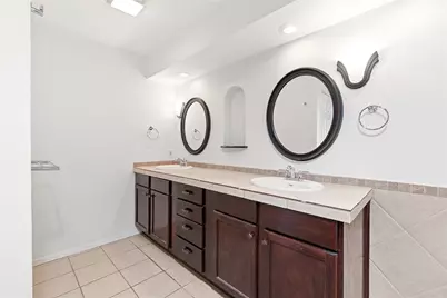 8904 Bridgewood Trail, Austin, TX 78729 - Photo 15