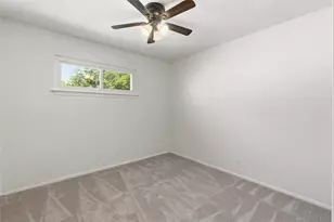 8904 Bridgewood Trail, Austin, TX 78729 - Photo 23
