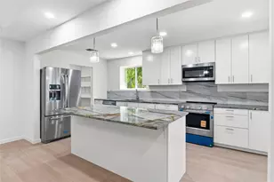 8904 Bridgewood Trail, Austin, TX 78729 - Photo 9