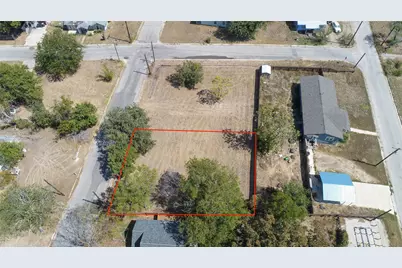 220 Daisy Avenue, Luling, TX 78648 - Photo 5