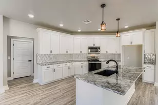 1403 Sunset Dr, Marble Falls, TX 78654 - Photo 11