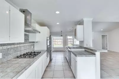 7709 Shoal Creek Boulevard, Austin, TX 78757 - Photo 5