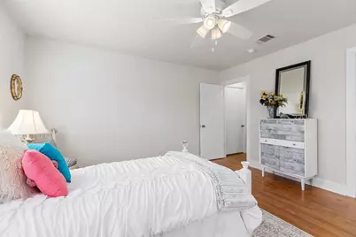 904 Fisher Street, Taylor, TX 76574 - Photo 3
