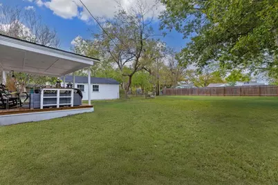 904 Fisher Street, Taylor, TX 76574 - Photo 29