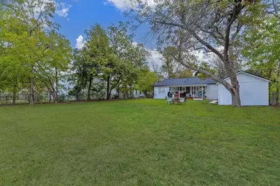 904 Fisher Street, Taylor, TX 76574 - Photo 27