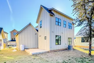 2400 Bruin Dr, Spicewood, TX 78669 - Photo 37