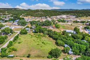 201 Oak Dr, New Braunfels, TX 78132 - Photo 7