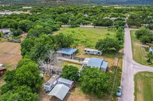 201 Oak Dr, New Braunfels, TX 78132 - Photo 3