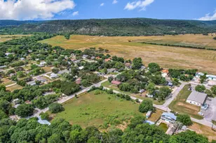 201 Oak Dr, New Braunfels, TX 78132 - Photo 9