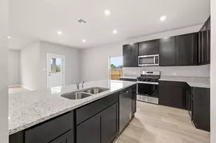 25517 Ashton Look Dr, Elgin, TX 78621 - Photo 7