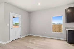 25517 Ashton Look Dr, Elgin, TX 78621 - Photo 13