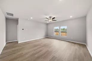 25517 Ashton Look Dr, Elgin, TX 78621 - Photo 15