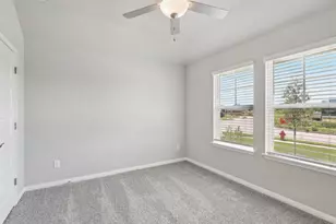 719 Universal Dr, Hutto, TX 78634 - Photo 5