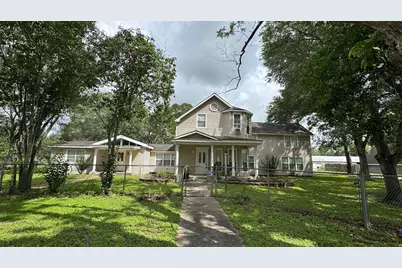 411 E Church Street, El Campo, TX 77437 - Photo 1