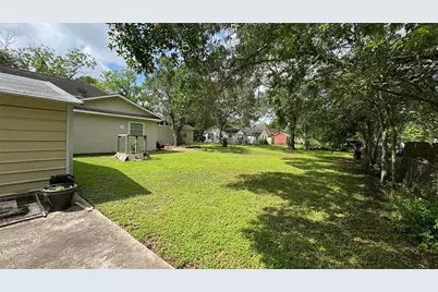 411 E Church Street, El Campo, TX 77437 - Photo 7