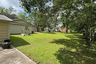 411 E Church St, El Campo, TX 77437 - Photo 7