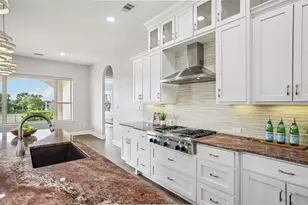 109 Charmstone Ln, Georgetown, TX 78628 - Photo 11