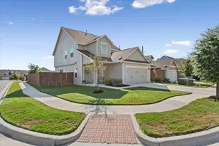 301 Majestic Cedar Ct, Liberty Hill, TX 78642 - Photo 3