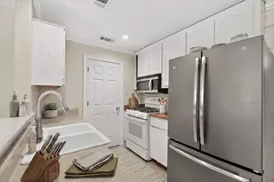 6206 Wagon Bend Trail, Austin, TX 78744 - Photo 11