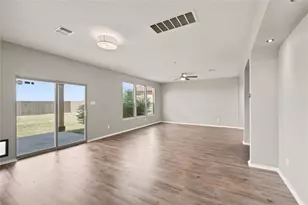 128 Carrington St, Hutto, TX 78634 - Photo 3